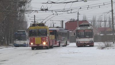 “Звичайно, вдарить по бюджету". У Слов’янську поновили платний проїзд у тролейбусах “Звичайно, вдарить по бюджету". У Слов’янську поновили платний проїзд у тролейбусах