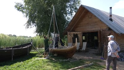 Фарінг laisvе: у Рівному на Оствиці зробили реконструкцію човна скандинавів Фарінг laisvе: у Рівному на Оствиці зробили реконструкцію човна скандинавів