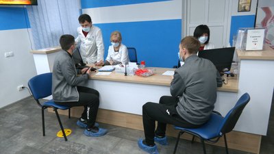 Клубний день донора. Представники футзального клубу "Ураган" із Франківська здали 10 літрів крові Клубний день донора. Представники футзального клубу "Ураган" із Франківська здали 10 літрів крові