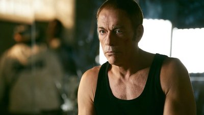 Netflix випустив трейлер комедійного бойовика з Ван Даммом, знятого в Києві