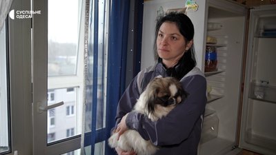 "Всі були у крові": як оговтувалися мешканці будинку в Одесі після влучання БпЛА "Всі були у крові": як оговтувалися мешканці будинку в Одесі після влучання БпЛА