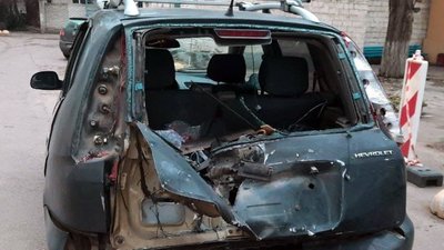 Російський дрон атакував авто у Чорнобаївці на Херсонщині: поранена жінка
