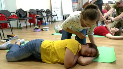 Допомога в умовах війни: медиків у Рівному навчають тактичної медицини