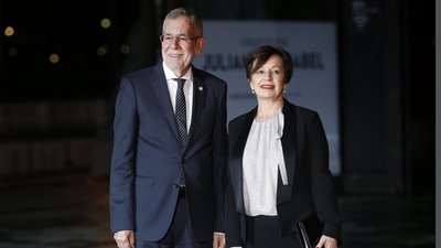 Президент Австрії порушив комендантську годину в одному з віденських ресторанів