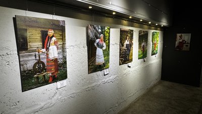 "Код берегині", ГО "Дружина воїна", фотовиставка, фотографії, національний стрій