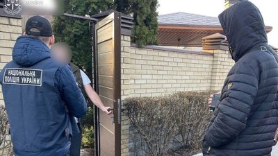 Підозрюваний та поліціянти