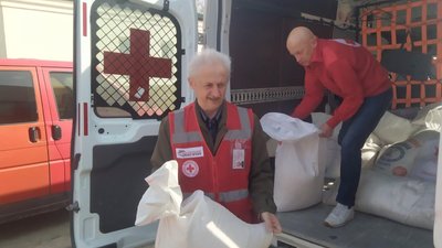 Волонтери Червоного хреста передали допомогу жителям Олешківської та Голопристанської громад Волонтери Червоного хреста передали допомогу жителям Олешківської та Голопристанської громад