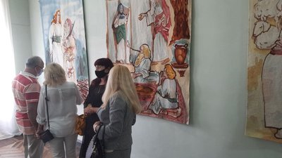 Гобелени та живопис. У Херсоні відкрилась персональна виставка художниці Ольги Брянцевої Гобелени та живопис. У Херсоні відкрилась персональна виставка художниці Ольги Брянцевої