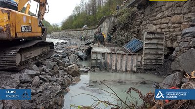 Одразу 6 підпірних стінок будують на найдовшому маршруті Закарпатті Одразу 6 підпірних стінок будують на найдовшому маршруті Закарпатті