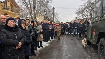 На Львівщині попрощалися з Віталієм Сапилом, який загинув у боях біля Києва На Львівщині попрощалися з Віталієм Сапилом, який загинув у боях біля Києва