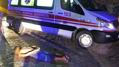 На Закарпатті пацієнт лікарні сів за кермо швидкої та потрапив у ДТП