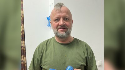 Частину на фронт, решту на продаж, щоб купити РЕБи. На Кіровоградщині вчителі й учні ліцею спекли 4,5 тисячі пасок Частину на фронт, решту на продаж, щоб купити РЕБи. На Кіровоградщині вчителі й учні ліцею спекли 4,5 тисячі пасок