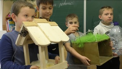 Годівнички для птахів виготовили учні ужгородської школи Годівнички для птахів виготовили учні ужгородської школи