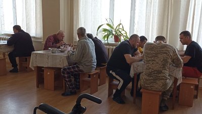 Чим годують військових, котрі лікуються в обласній лікарні у Житомирі Чим годують військових, котрі лікуються в обласній лікарні у Житомирі