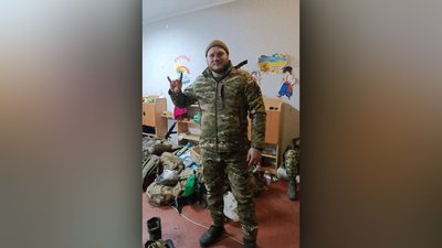 У Сумах провели в останню путь військовослужбовця Максима Тимошенка, який загинув у січні 2023 року У Сумах провели в останню путь військовослужбовця Максима Тимошенка, який загинув у січні 2023 року