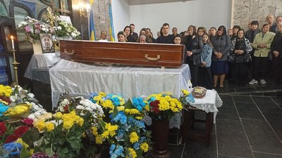 Дім печалі, похорон бійця Віталія Тимківа Дім печалі, похорон бійця Віталія Тимківа