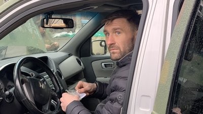 Українці в Америці передали тернопільським волонтерам два позашляховики для бійців Українці в Америці передали тернопільським волонтерам два позашляховики для бійців