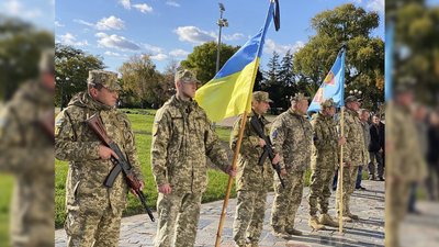 У Чернігові провели в останню путь штурмана авіації полковника Олега Шупіка У Чернігові провели в останню путь штурмана авіації полковника Олега Шупіка