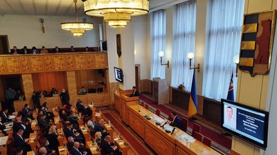 Новим головою Закарпатської облради обрали Володимира Чубірка Новим головою Закарпатської облради обрали Володимира Чубірка