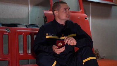 "Під час пошуку людей з-під завалів виключаю емоції та роблю роботу": історія рятувальника з Хмельниччини "Під час пошуку людей з-під завалів виключаю емоції та роблю роботу": історія рятувальника з Хмельниччини