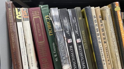 Списання книг у Полтавській обласній бібліотеці: на якому етапі та що роблять з виданнями Списання книг у Полтавській обласній бібліотеці: на якому етапі та що роблять з виданнями