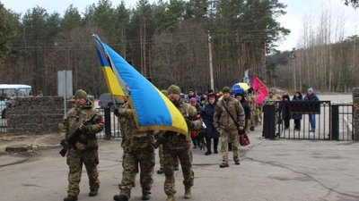 У Сумах попрощалися зі старшим солдатом Олегом Сахненком, який загинув на Донеччині У Сумах попрощалися зі старшим солдатом Олегом Сахненком, який загинув на Донеччині