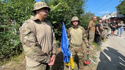 У Миколаєві попрощалися з бійцем, який загинув на Бахмутському напрямку У Миколаєві попрощалися з бійцем, який загинув на Бахмутському напрямку
