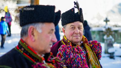 "Проживіть. Прослухайте, прочуйтеся!". Репортаж про коляду й Різдво в Криворівні "Проживіть. Прослухайте, прочуйтеся!". Репортаж про коляду й Різдво в Криворівні