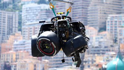 Формула-1: Болід Серхіо Переса після аварії на Гран-прі Монако 2024 року.