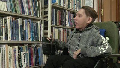 Хоче бути футбольним психологом: як студент зі спінальною м'язовою атрофією вчиться у виші Харкова
