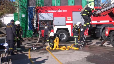 У Вінниці відбулись змагання серед співробітників ДСНС У Вінниці відбулись змагання серед співробітників ДСНС