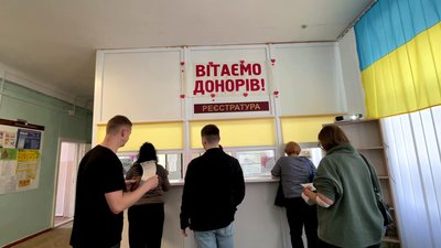 "Твоя частинка у якійсь людині тече, допомагає": у Рівному нагородили почесних донорів крові "Твоя частинка у якійсь людині тече, допомагає": у Рівному нагородили почесних донорів крові