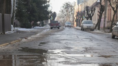 На ремонт доріг у Чернівцях додатково виділили майже 30 мільйонів гривень