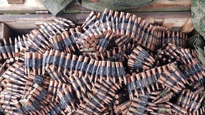 Танковий кулемет та сотні боєприпасів: на Чернігівщині виявили схрони росіян Танковий кулемет та сотні боєприпасів: на Чернігівщині виявили схрони росіян