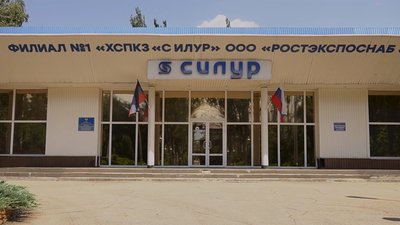 "Можете сказати, що я сумую за Україною? Хай скоріше повертається, я чекаю". 11 років окупації: розповідь з Харцизька "Можете сказати, що я сумую за Україною? Хай скоріше повертається, я чекаю". 11 років окупації: розповідь з Харцизька
