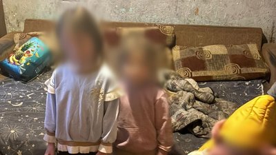 Діти з родини у Львівському районі