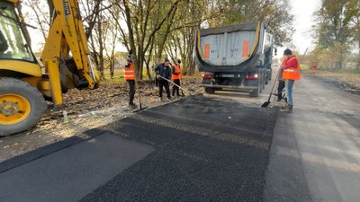 У листопаді у Прилуках стартував поточний ремонт доріг У листопаді у Прилуках стартував поточний ремонт доріг