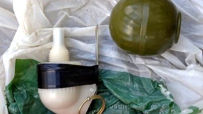 У жителя Херсонщини поліцейські вилучили гранату та понад 200 автоматних набоїв У жителя Херсонщини поліцейські вилучили гранату та понад 200 автоматних набоїв