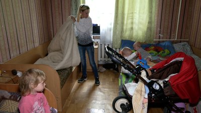 Переселенці в Костополі прийшли у міськраду, бо їм боргують виплати
