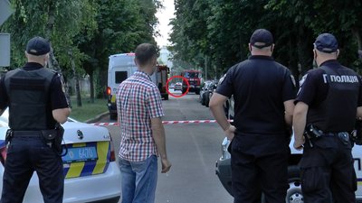 У Полтаві озброєний чоловік взяв у заручники поліцейського. Що відомо