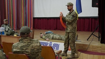 "Армія — це не місце дискримінації". Історія одного з представників ЛГБТК+ спільноти, який доєднався до Тероборони "Армія — це не місце дискримінації". Історія одного з представників ЛГБТК+ спільноти, який доєднався до Тероборони