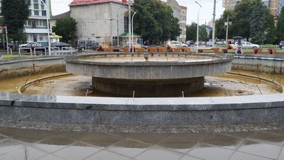 Вперше в Україні: Луцькводоканал запровадив послугу "фонтан на замовлення" Вперше в Україні: Луцькводоканал запровадив послугу "фонтан на замовлення"