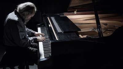 Всесвітньовідомий піаніст Любомир Мельник виступить у Стамбулі Всесвітньовідомий піаніст Любомир Мельник виступить у Стамбулі