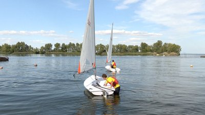 Черкаській комплексно дитячо-юнацькій спортивній школі передали яхти