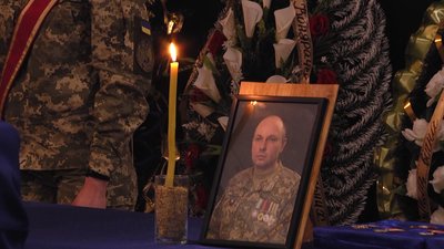 У Житомирі попрощалися з полковником Олександром Махачеком та лейтенантом Ігорем Волинцем У Житомирі попрощалися з полковником Олександром Махачеком та лейтенантом Ігорем Волинцем