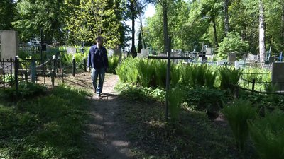 "Для наступних поколінь — це отрута": активіст з Новгород-Сіверщини пропонує заборонити продаж штучних квітів у громаді "Для наступних поколінь — це отрута": активіст з Новгород-Сіверщини пропонує заборонити продаж штучних квітів у громаді