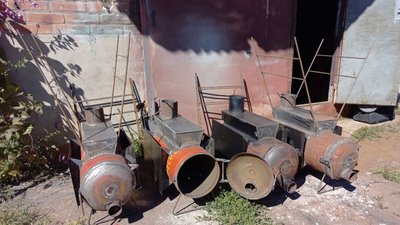 У Полтаві волонтери виготовляють буржуйки для військових: чого не вистачає для роботи У Полтаві волонтери виготовляють буржуйки для військових: чого не вистачає для роботи