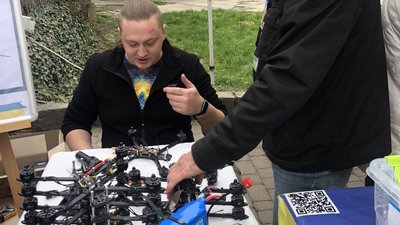 Млинці за дрони: в Ужгороді провели благодійний ярмарок "Міні-палачінта"
