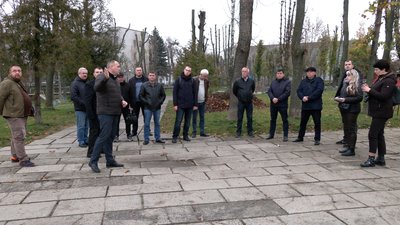 Вони знищували УПА: з міського скверу на Рівненщині вирішили прибрати меморіал енкавеесівцям Вони знищували УПА: з міського скверу на Рівненщині вирішили прибрати меморіал енкавеесівцям