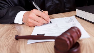 Зґвалтування неповнолітньої: на Полтавщині судитимуть трьох людей